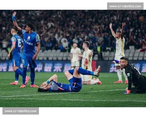 凉夜双神压阵，对手失马莱莱，申花 2-2 憾平留争冠隐患